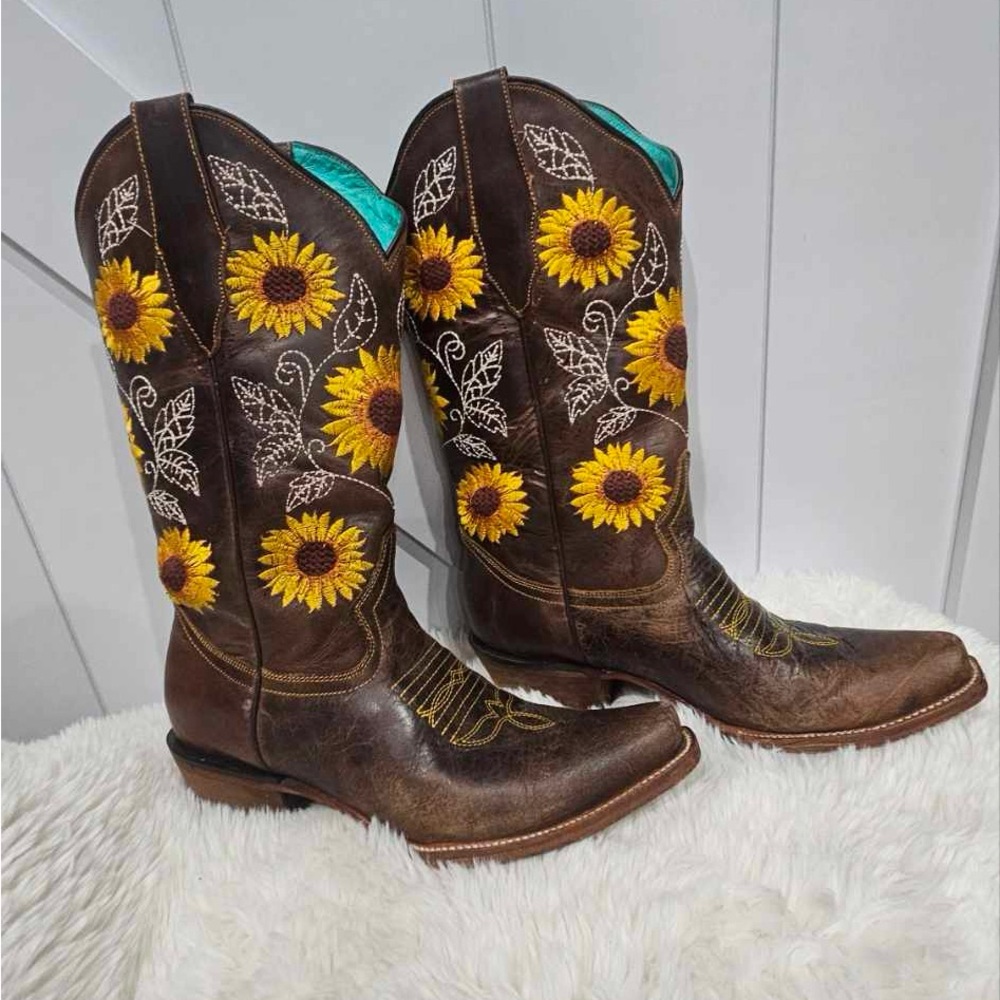 Sunflower Cowgirl Boots | Size 7.5